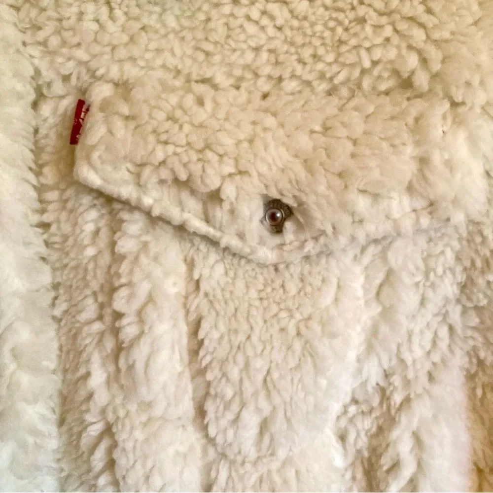 NEW Levi's Baby Bubble Sherpa Trucker Jacket Coconut Milk Cream Off White Size L - Picture 9 of 15